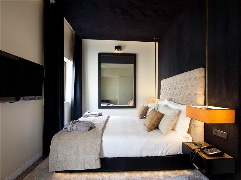 9hotel Mercy
